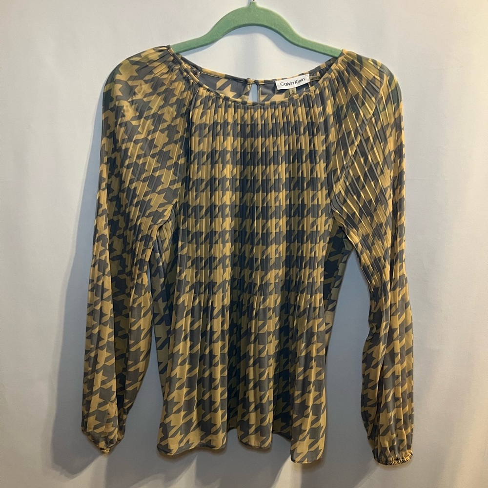 Calvin Klein Yellow Houndstooth Pleated Blouse - Women’s Size Small NWT